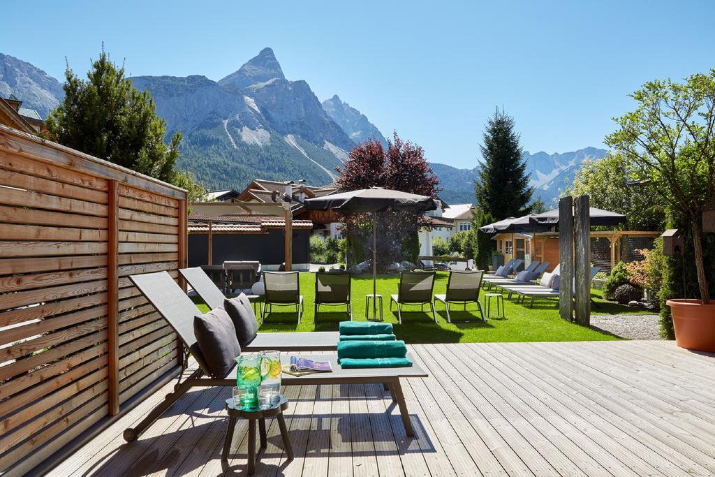 Der Gruene Baum Mountain Boutique Hotel Ehrwald Esterno foto